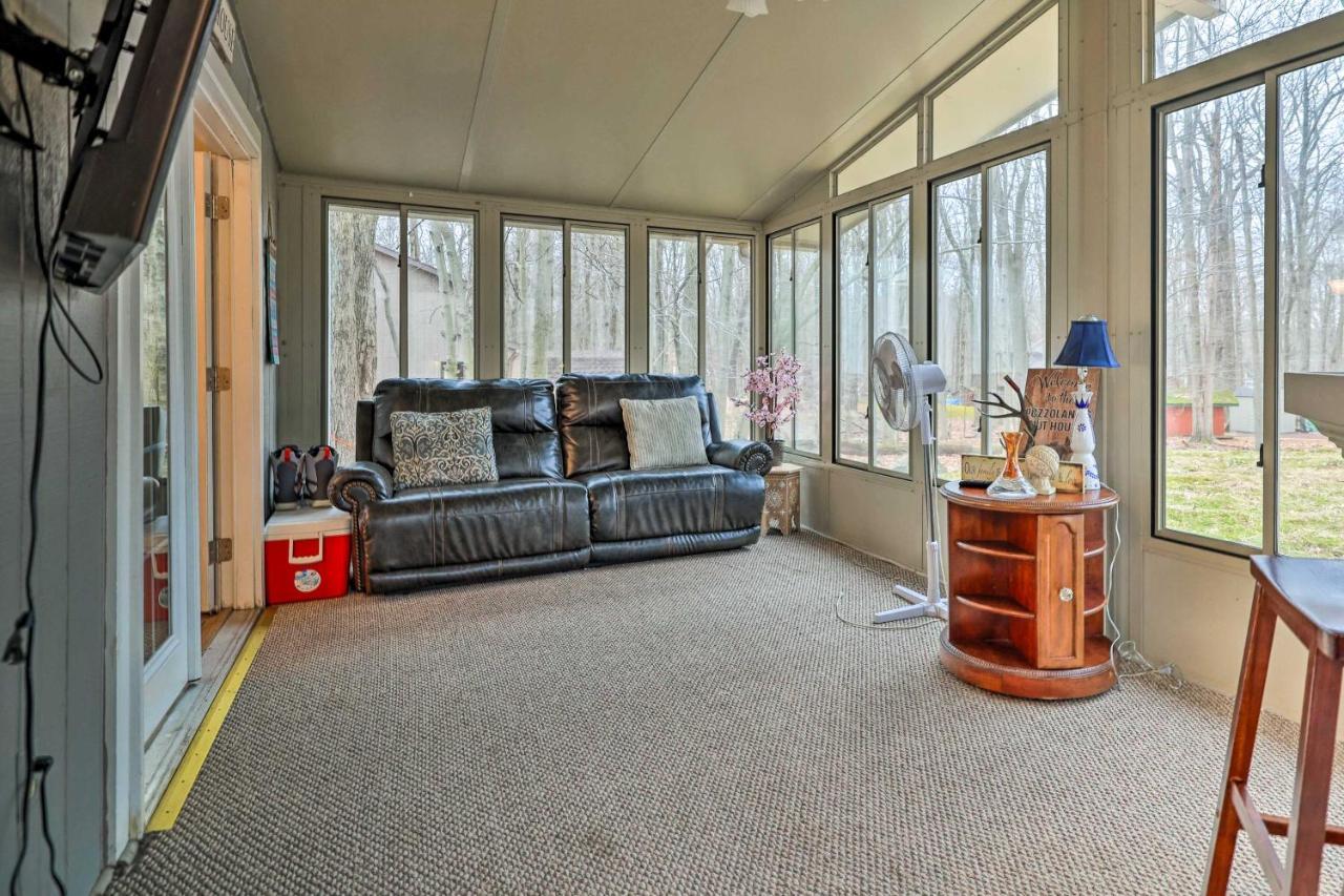 Poconos Vacation Home Walk To Locust Lake! Pocono Lake Екстериор снимка
